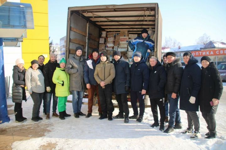Более 250 посылок направили в зону СВО из Менделеевска