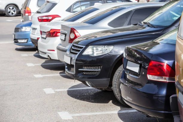 В Казани владельцев припаркованных без госномеров машин оштрафовали почти на 400 тыс. рублей