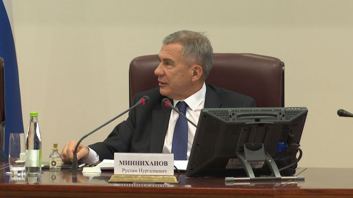 Минниханов призвал мэра Казани повлиять на увеличение рождаемости в городе  личным примером