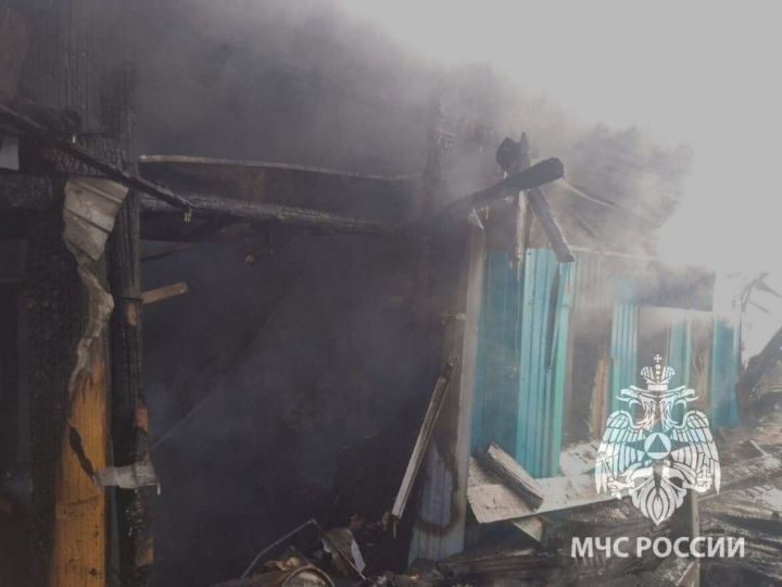 Пенсионер погиб на пожаре в частном доме в Татарстане