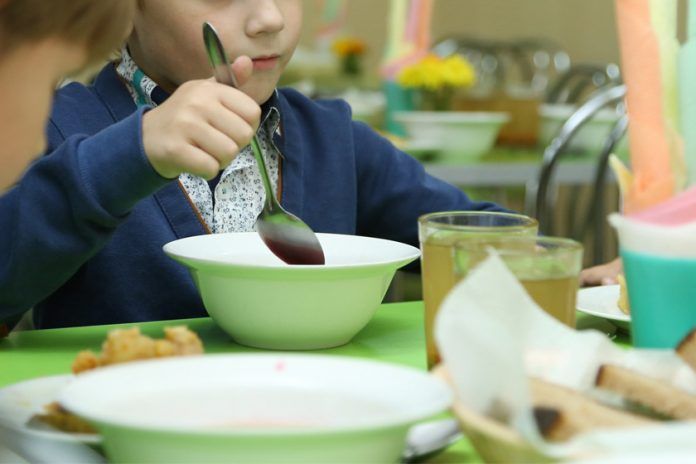 76% школьных столовых Казани работают в формате школьных ресторанов