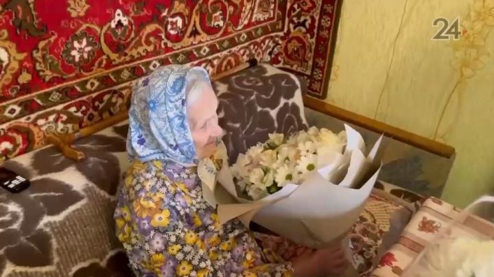 Путин и Минниханов поздравили жительницу Татарстана с вековым юбилеем