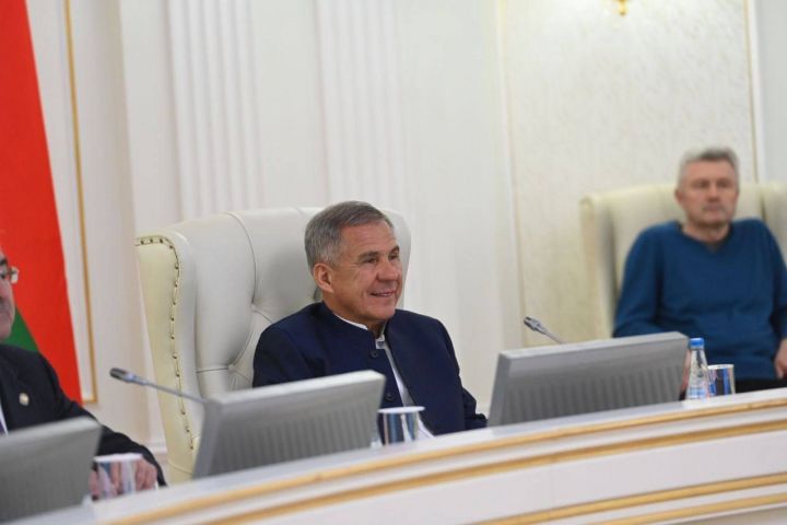 Минниханов встретился с представителями татарских общественных объединений Белоруссии