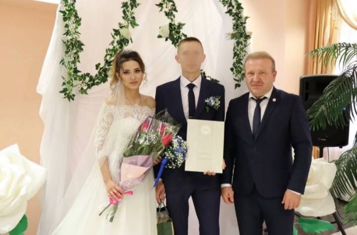 Мобилизованный татарстанец женился, приехав в отпуск из зоны СВО
