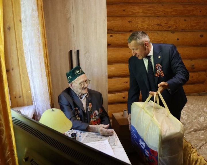 Путин и Минниханов поздравили 101-летнего ветерана из Татарстана