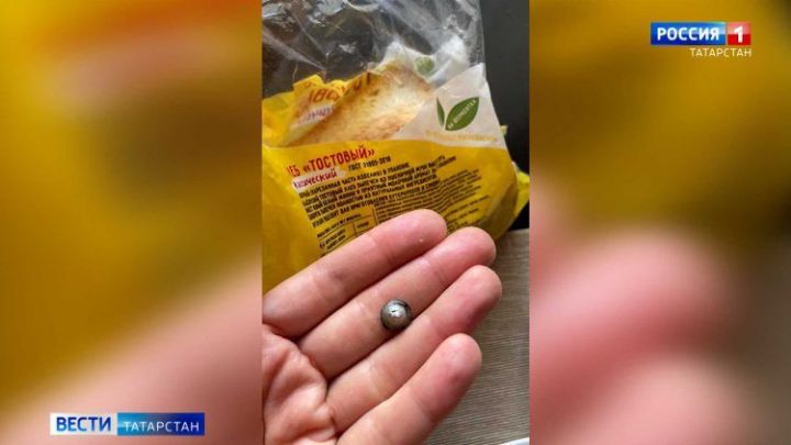 Жительница Татарстана нашла в хлебе металлический предмет
