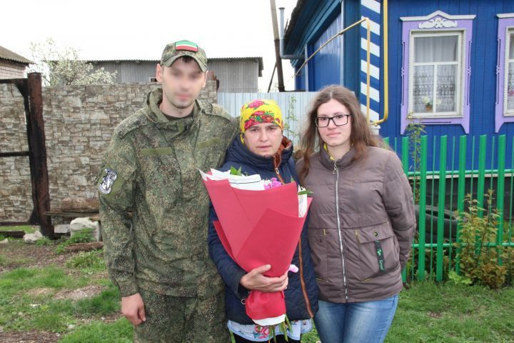 В Татарстане объявленный погибшим мобилизованный вернулся к семье живым