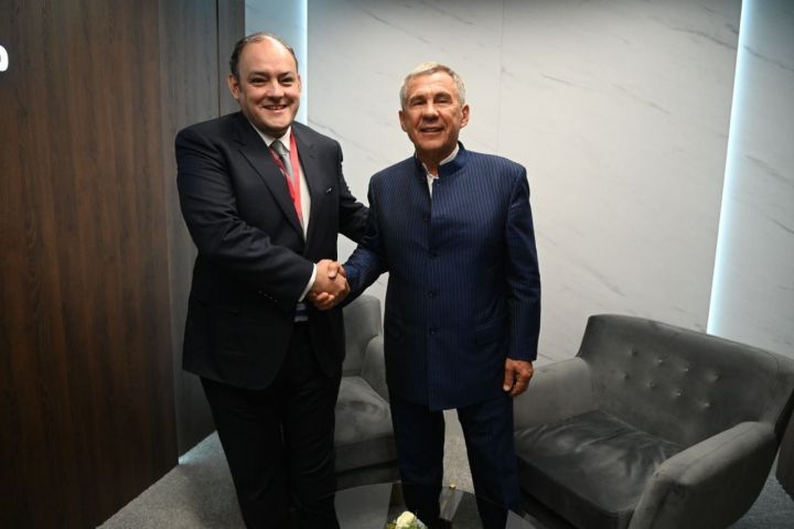 Минниханов встретился с министром торговли и промышленности Египта