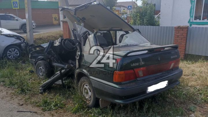 Женщина за рулем «Лады» скончалась в ДТП в Кукморе