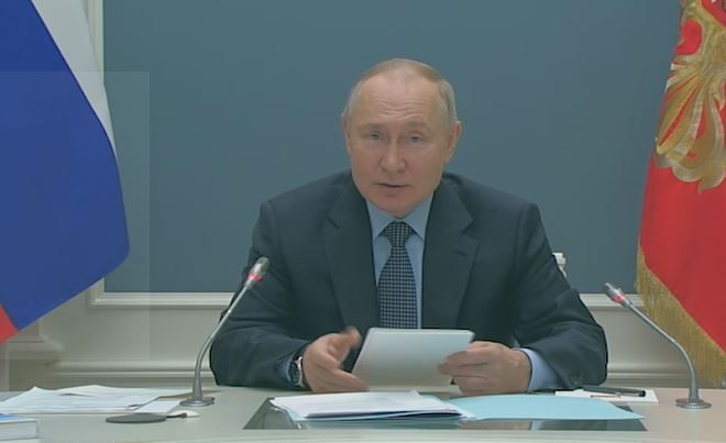 Путин подписал закон о задержаниях за нарушение режима военного положения