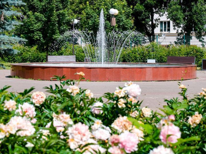 В парке Петрова в Казани запустили отреставрированный фонтан