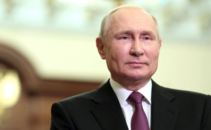 Путин присвоил звание почетного машиностроителя казанскому токарю