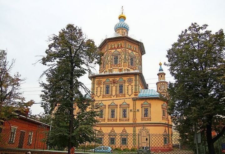 На колокольню казанского Петропавловского собора установят иконы и часы
