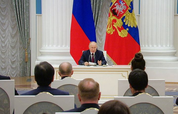 Владимир Путин пошутил о выступлении гендиректора «Камаза»