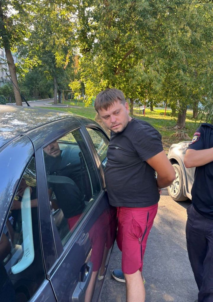 В Зеленодольске курьер похитил у обманутого пенсионера 200 тысяч рублей
