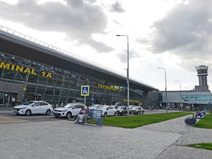 Аэропорт Казани принял четыре рейса из-за ограничений на авиалиниях Москвы