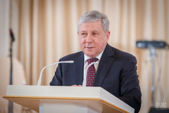 Минниханов вручил медаль «За заслуги перед РТ» президенту ВК «Зенит»