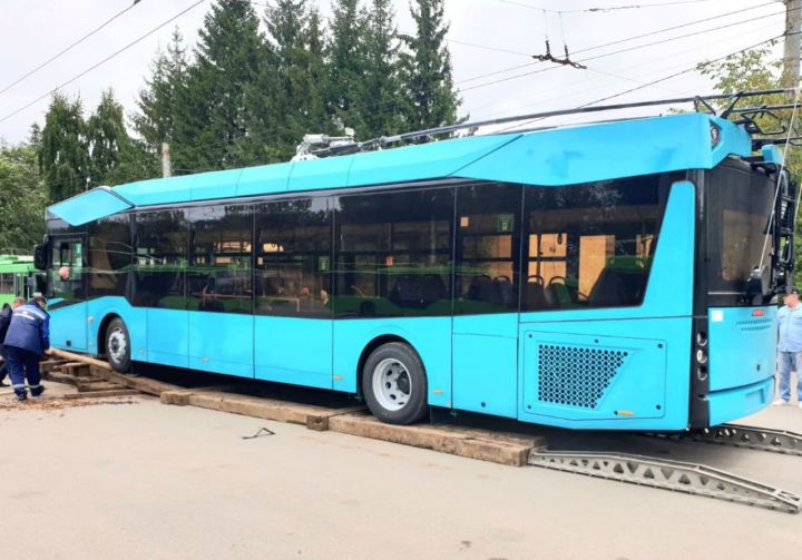 В Казань прибыл первый троллейбус нового поколения