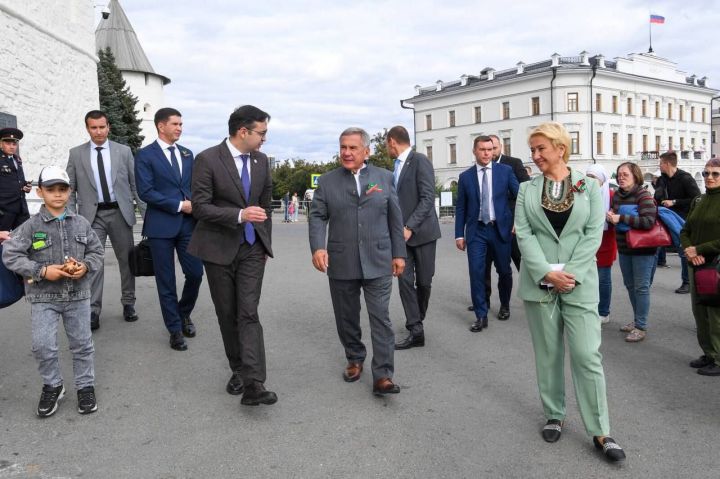 Минниханов посетил Спасскую башню Казанского Кремля