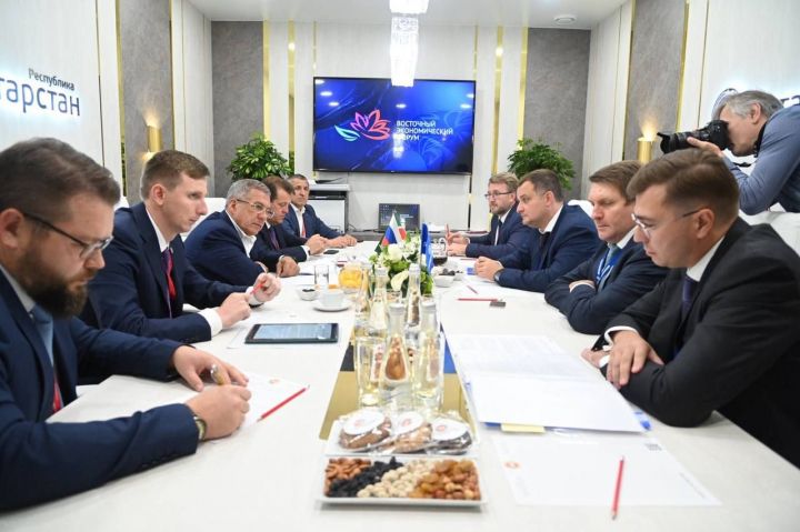 Рустам Минниханов встретился с первым вице-президентом «Газпромбанка» Павлом Бруссером