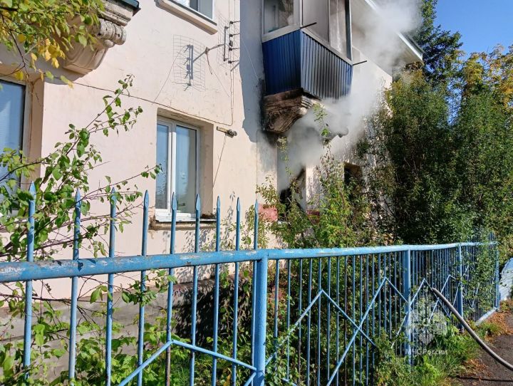 Житель Лениногорска попал в больницу с ожогами после пожара в квартире