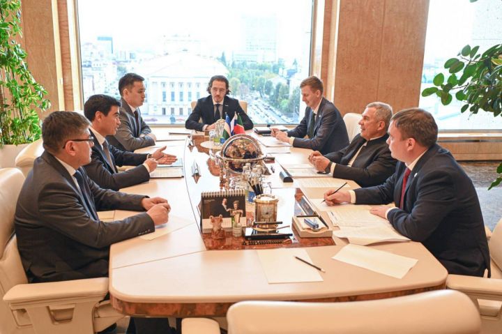 Минниханов встретился с хокимом города Чирчик Республики Узбекистан