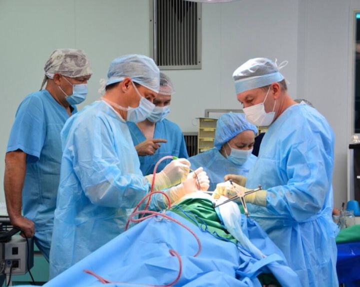 В Альметьевске хирурги провели операцию по удалению опухоли головного мозга