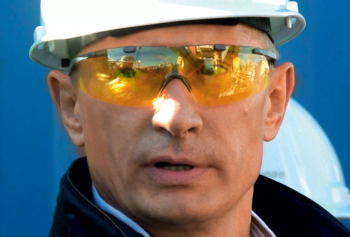 Путин поручил ускорить выпуск документов для строительства деревянных высоток
