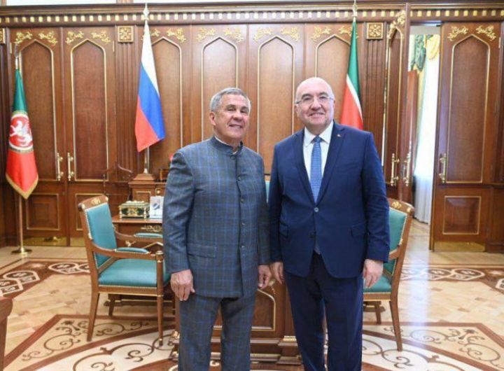Рустам Минниханов встретился с Чрезвычайным и Полномочным Послом Турции в России Мехметом Самсаром