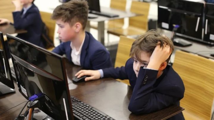 Школы Татарстана перешли на обновленную систему «Электронное образование»