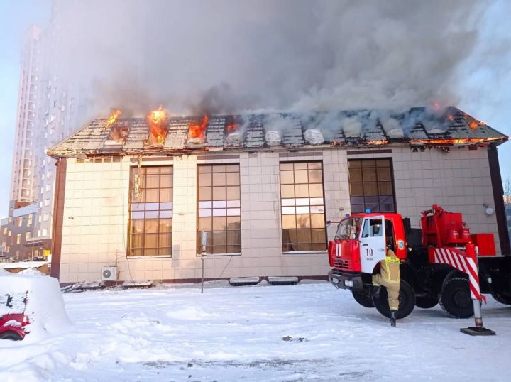 Прокуратура организовала проверку после пожара в казанском отеле