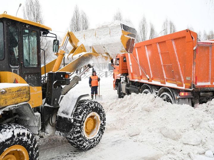 С улиц Казани за сутки вывезли 31 тыс. тонн снега