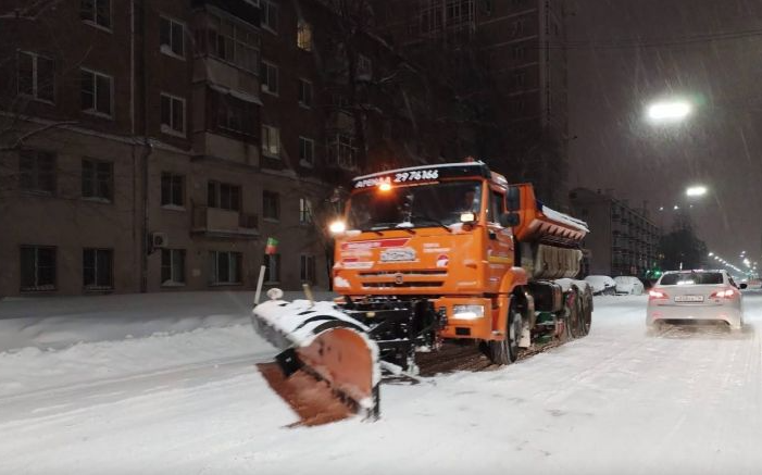 В Казани для уборки снега с дворовых территорий задействованы более 1,5 тыс. дворников