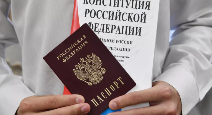 Президент РФ подписал указ о приеме в гражданство иностранцев-контрактников