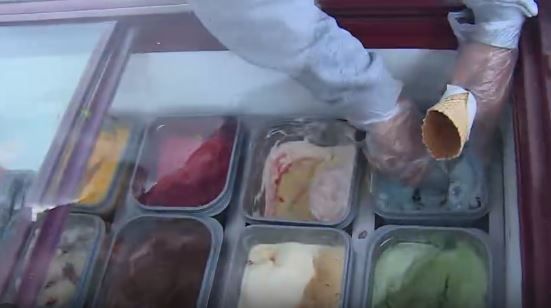 В России несовершеннолетним запретят продавать алкогольное мороженое