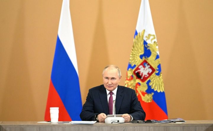 Путин: «В ближайшие десятилетия человечеству никуда не деться от газа и нефти»