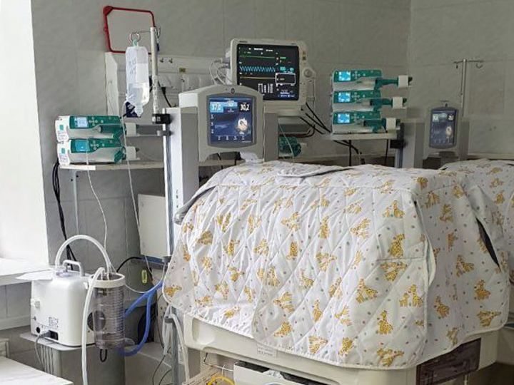 В двух казанских детских больницах появилось оборудование для реанимации новорожденных