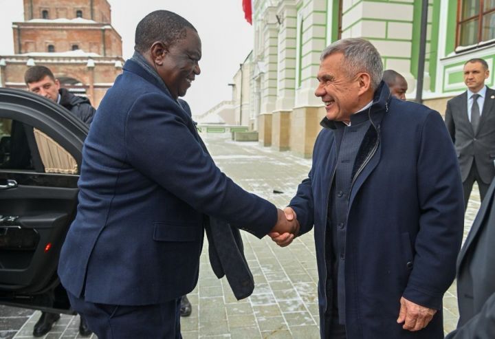 Раис РТ встретился с Первым вице-президентом Республики Зимбабве