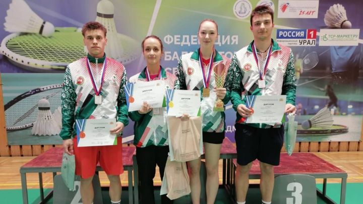 Татарстанские бадминтонисты выиграли шесть медалей на соревнованиях в Екатеринбурге