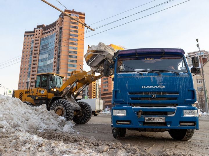За сутки с улиц Казани вывезли около 32 тысяч тонн снега