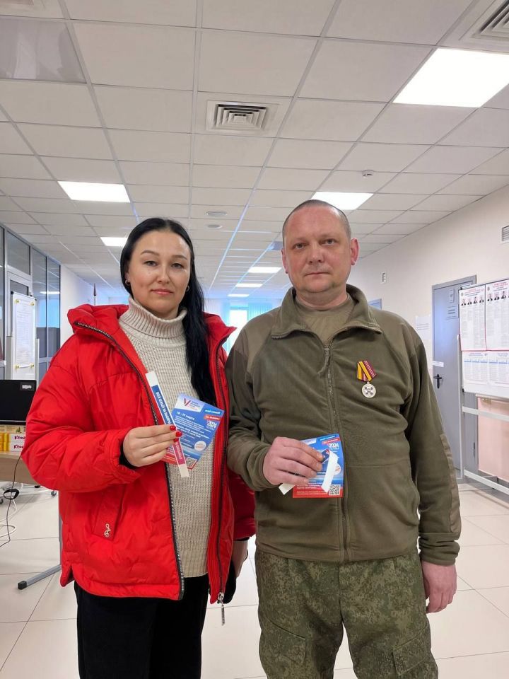 В Казани мобилизованный участник СВО одним из первых проголосовал на выборах