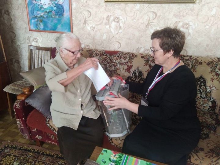 На выборах проголосовала 105-летняя елабужанка
