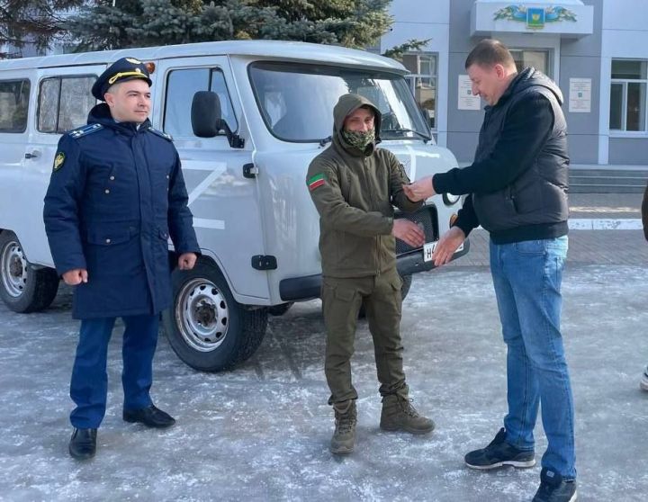 Бойцам СВО из Татарстана передали в подарок «УАЗ»