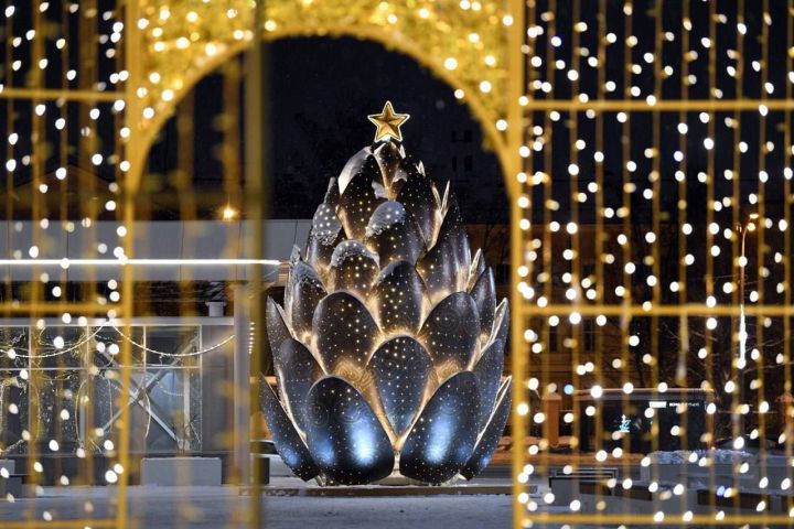Демонтаж новогодних украшений начнется в Казани с 5 марта