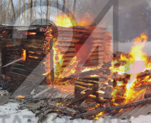 В Кукморском районе полностью сгорела баня