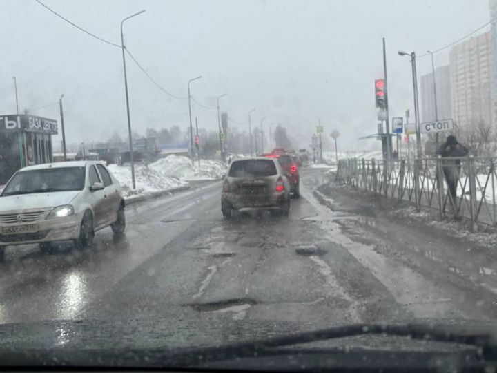 Жители казанского ЖК «Салават Купере» жалуются на ужасные дороги