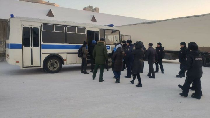 В Казани на стройках обнаружили 39 мигрантов, не состоявших на воинском учете