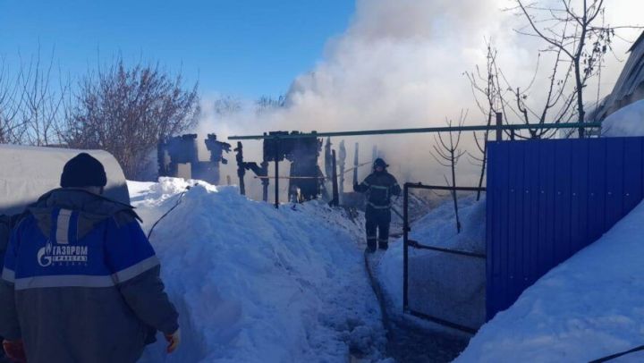 При пожаре в казанском поселке Мирный погиб человек