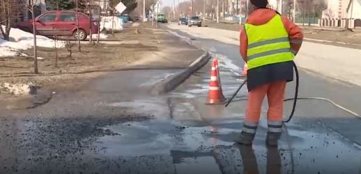 В Менделеевске начался ямочный ремонт на восьми улицах