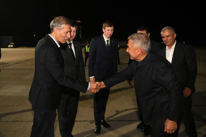 Раис РТ прибыл с визитом в Узбекистан